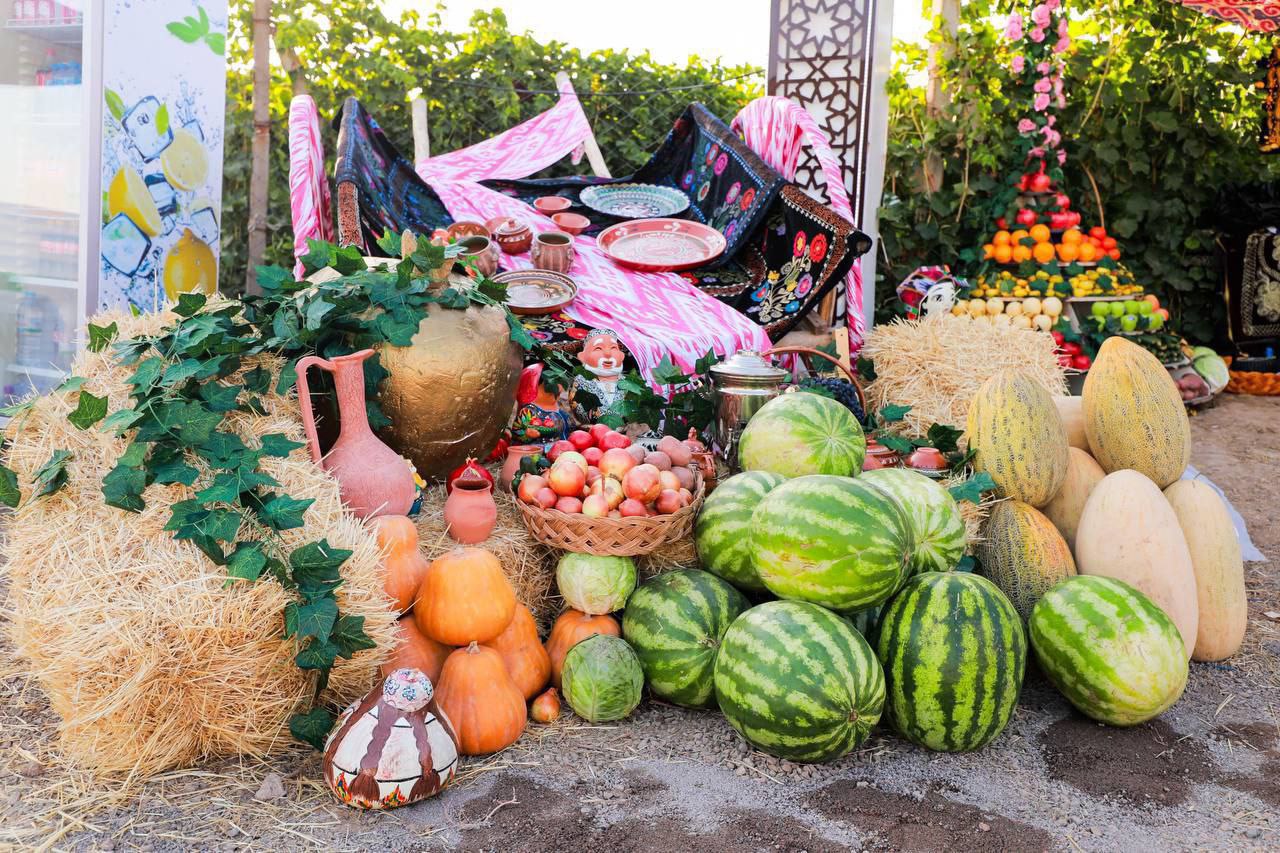 Chuqur tomoq porno HD video